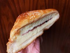 -蓝小轩蛋糕·面包(趣春店)