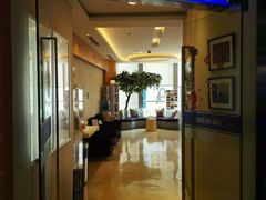 -瑞尔齿科(南京东路名人诊所)