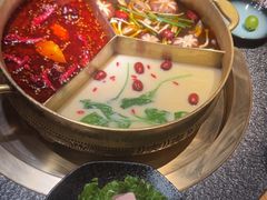 -湊湊火锅·茶憩(新中关购物中心店)