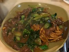 湿炒牛河-胡须佬鸡煲四季火锅(龙珠大道店)