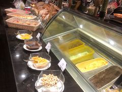 自助取餐区-美食汇自助西餐厅(荆州富力万达嘉华酒店)