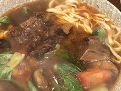 老街牛筋牛腩手擀面-坊门老街(宜山路店)