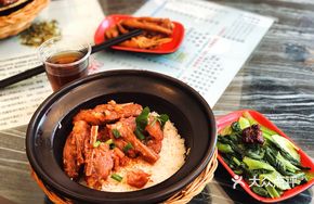 Braised Bone Claypot Rice