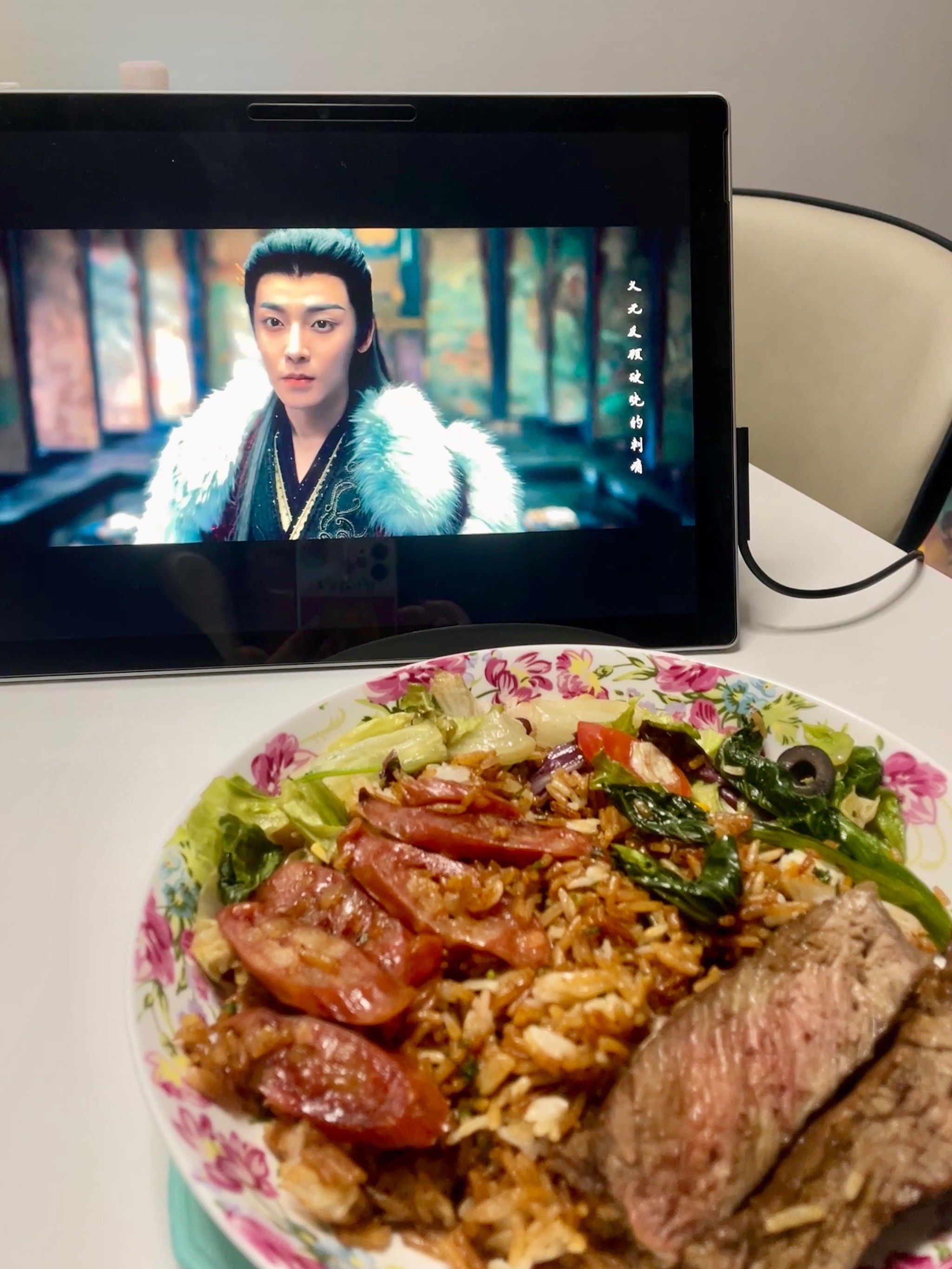 宅家追剧一整天