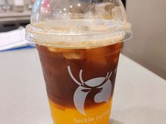 橘金气泡美式-瑞幸咖啡(中原万达店)