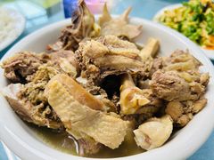 柴鸡炖松蘑-北京龙庆四季香农家饭庄·灶台鱼·碳烤虹鳟鱼(龙庆峡店)