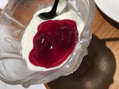 希腊草莓酸奶&希腊核桃蜂蜜酸奶-HELLO MUSAE 拾光缪斯餐厅·纯正希腊风味(苏州中心店)