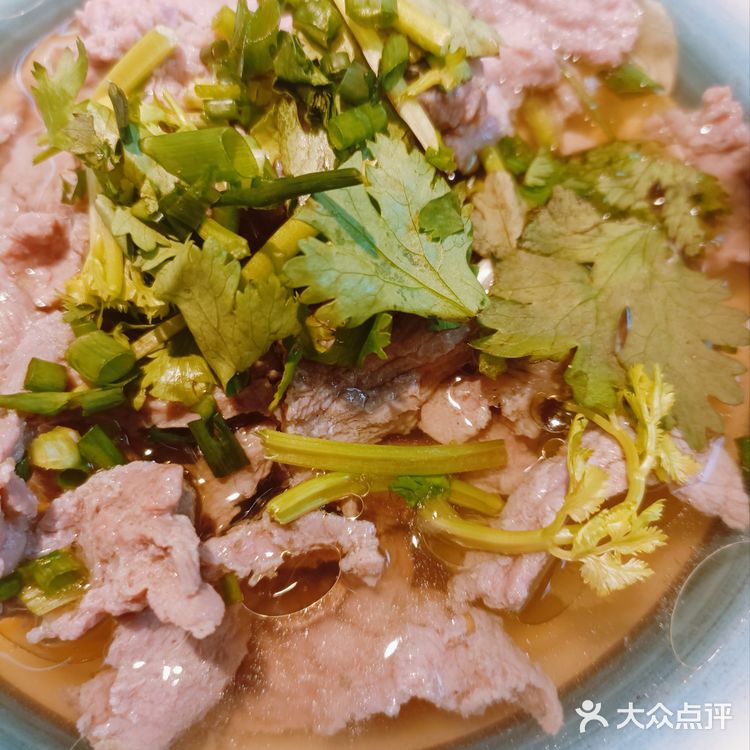 尝鲜街头美味指南，川菜就选它家[爱心]