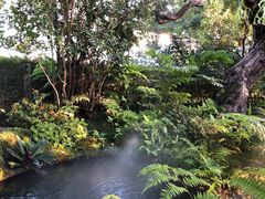 -Chom Cafe and Restaurant