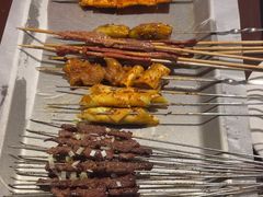 -三个大叔烤羊肉串·歌手驻唱·碳烤鲜肉(西三旗店)
