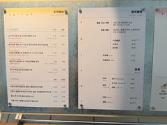 -彳亍咖啡·这里(水湾路店)