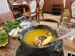 -鲁朗纳麦石锅鸡庄园