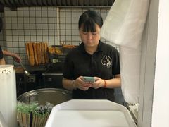 -门庭若市豆浆油条(恒生广场店)
