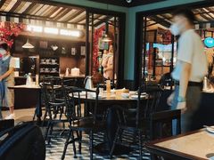 大堂-前海沿·青岛菜(李沧万达店)
