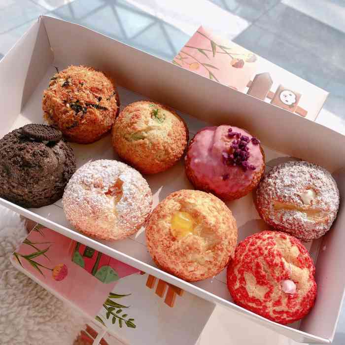 爱蜜泡芙(世茂国际广场店)-"看点评上说过这家泡芙,但是印象里都是