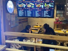 -鑫花溪牛肉米粉(人民广场店)
