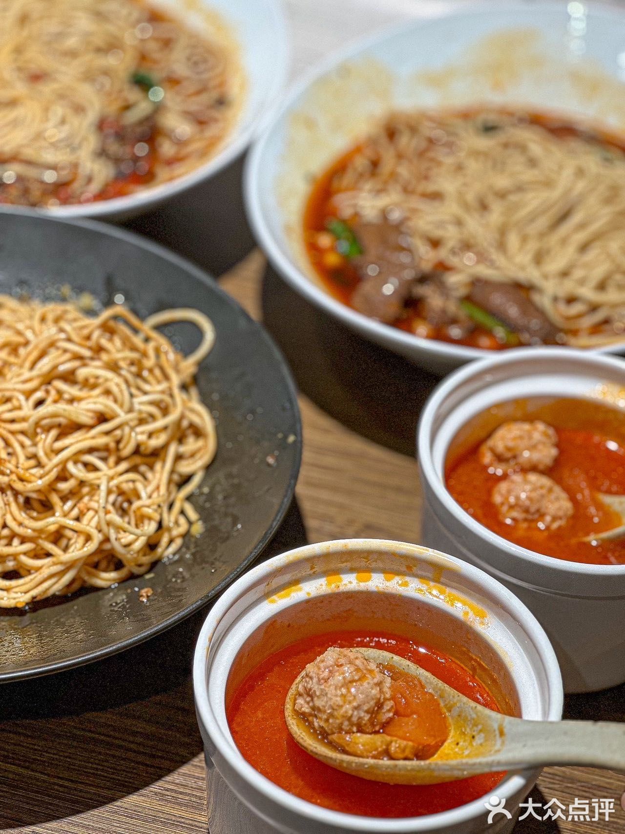 论江湖气息还得是这一口重庆小面啊！🍜