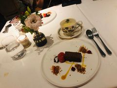 榛子巧克力慕斯配树莓雪葩-蝶舍·MAISON PAPILLON