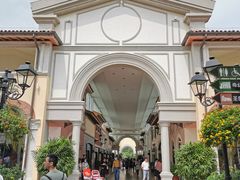 -佛罗伦萨小镇广佛名品奥特莱斯(疏港路店)