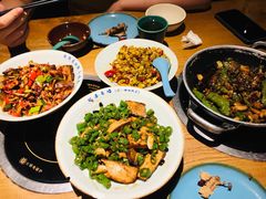 土萝卜干炒土腊肉-吃饭皇帝大土家民族菜(正大广场店)