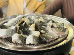 -围炉肉舍•炭烤活鳗•丹东海鲜烤肉(步行街店)