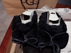 -UGG(燕莎奥特莱斯购物中心店)