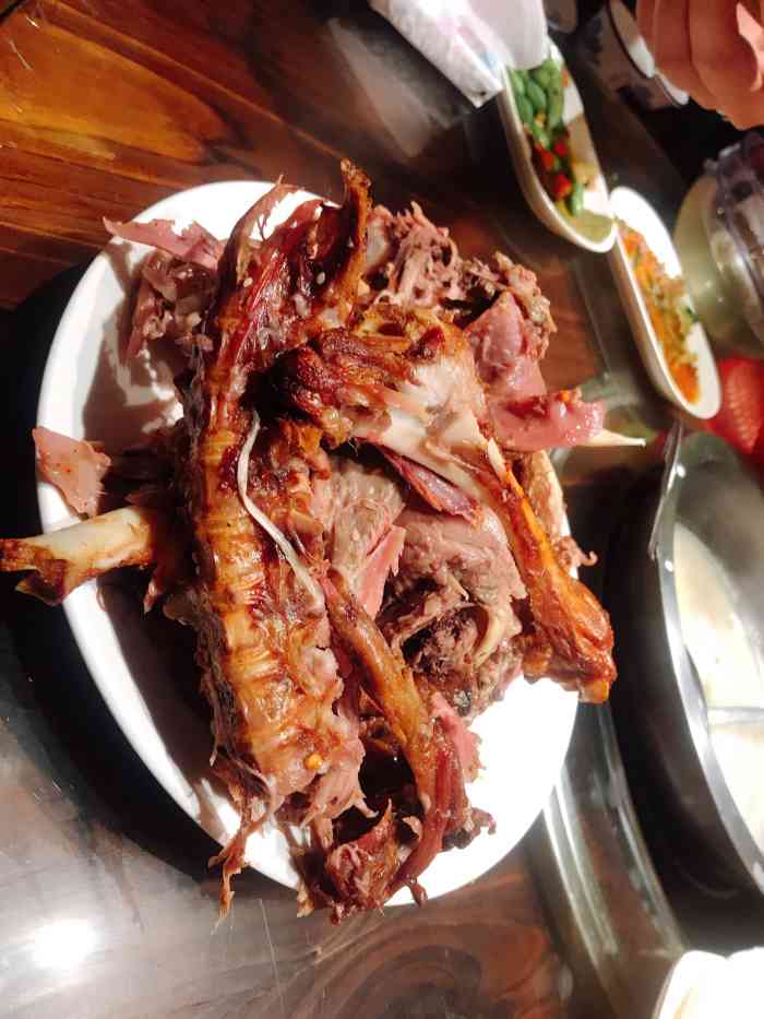 羊妈妈烤全羊(下沙店)-"下了毛毛雨,变天了,有点冬意……走到kk.