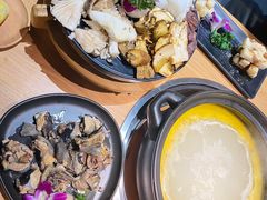 -一朵菌·野生菌探索家火锅(南亚店)