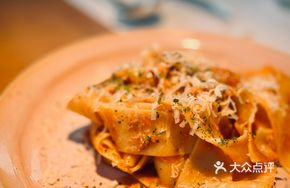 Traditional Meat Sauce Wide Noodles