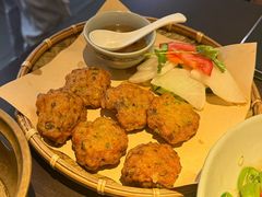 -大头虾越式风味餐厅(光明广场店)