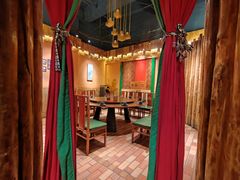 -老滇山寨•云南特色菜•地方菜•民族风情歌舞表演(金碧店)