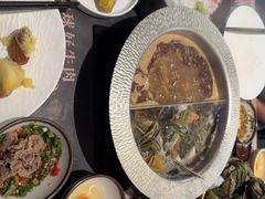 -牛YO寿喜烧·铁板烧和牛火锅自助(市府恒隆店)