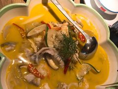 QQ酸汤鱼-蜜桃餐厅·江浙融合菜(荟聚购物中心店)