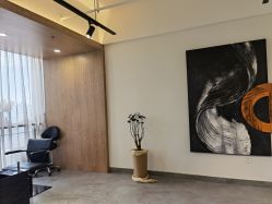 -C-18 SALON