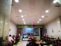 大堂-继红顺河抄手名小吃