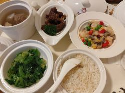 -童谣里医疗级月子中心(独栋湖景店)