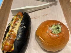竹炭热狗️-烘焙町面包店(西四店)