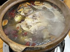 炭炉果鸡煲-威邵鸡煲(西华路总店)