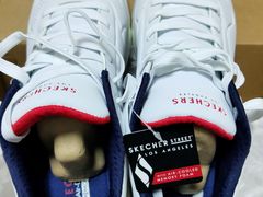 -SKECHERS 斯凯奇(上海国际时尚中心店)