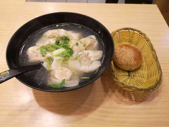 三宝馄饨(远洋城店)-"自己也数不清去了多少次了,懒得做饭的时候.