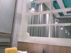 大堂-姚姚酸菜鱼·金戈戈香港豉油鸡(喜荟城联名店)