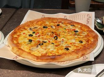 第一次吃黎巴嫩美食，很丰富的口味，喜欢  鹰嘴豆酱很