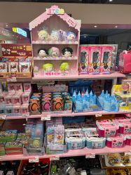 -嗨本可潮玩仓(大兴大悦春风里店)