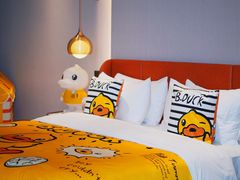 -广州花都融创文旅城希尔顿惠庭酒店