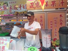 -六合夜市