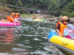 -安吉龙王山峡谷漂流