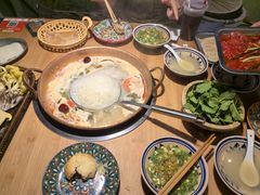 -洱火云南酸菜牛肉火锅(石景山当代商城店)