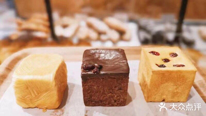 酥皮爆炸头 第一眼见到会以为是咸味的面包