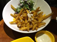 -BHC炸鸡(明洞总店)