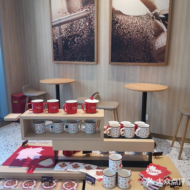 月亮🌙弯弯，绵绵绵绵缠缠。咖啡分你一半